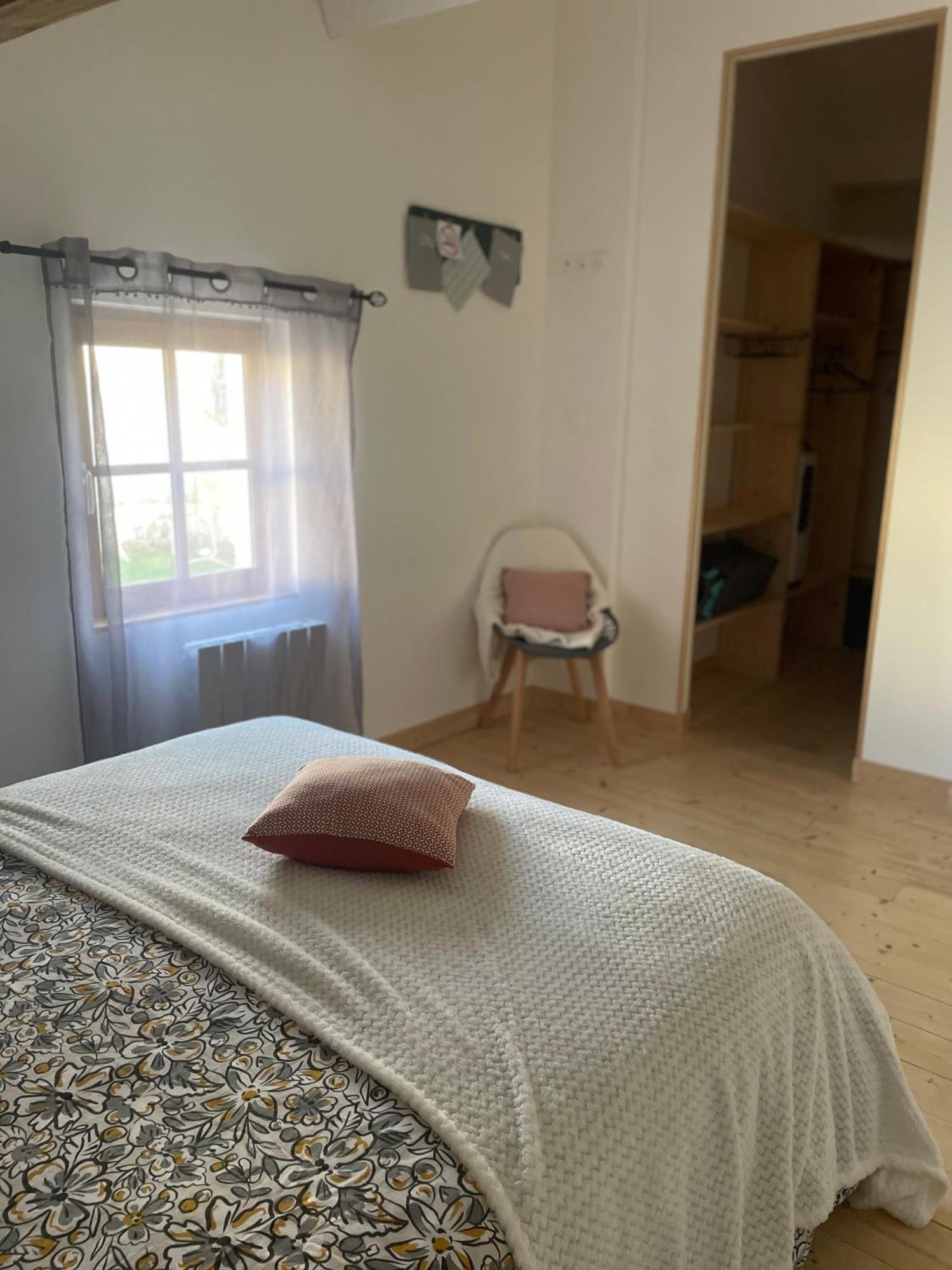 Gite La Rive Gauche Saint-Meme-les-Carrieres Extérieur photo